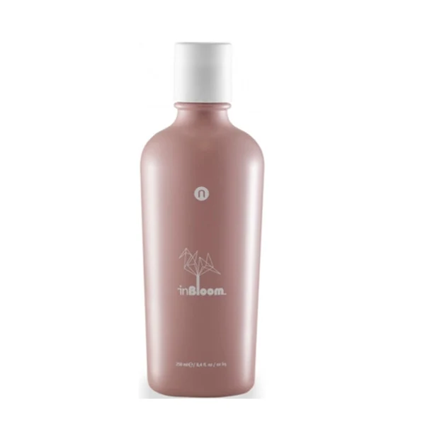 Naturalmente Moisturizing Shampoo in bloom 250ml